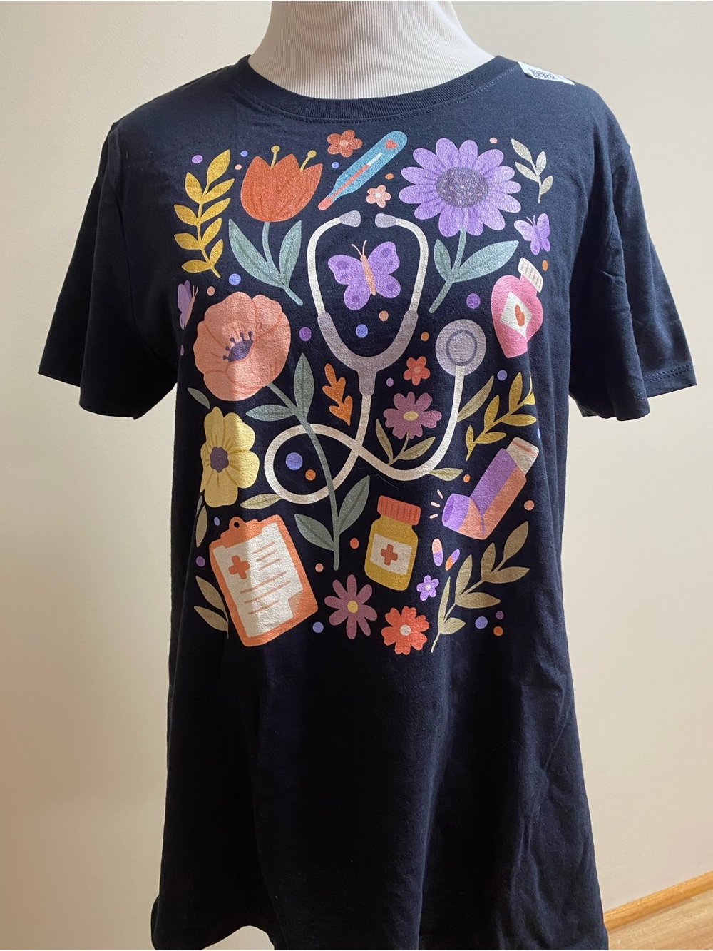 NEW Black Boho Floral Medical Nurse Graphic Tee Size Medium